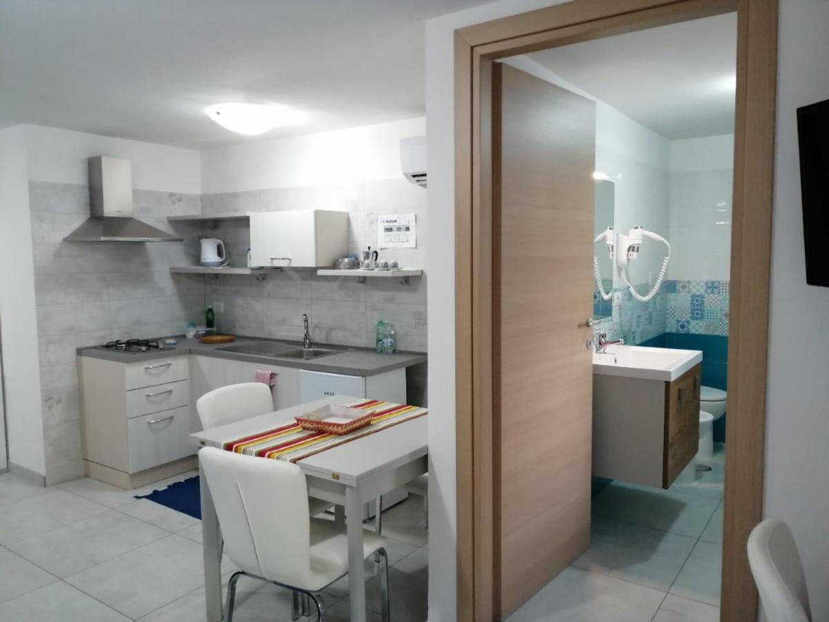 Monolocale Tirreno Studio Seafront Formia Extérieur photo